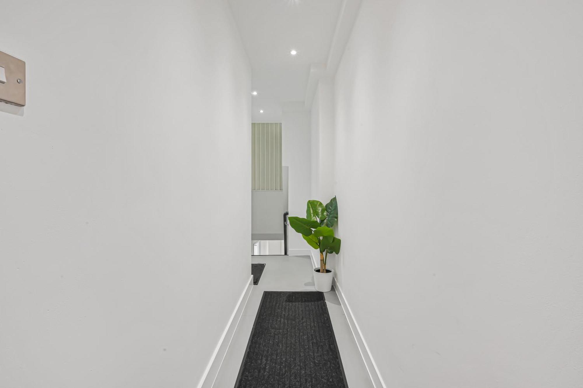 Marbel Aldgate Hotel London Exterior photo